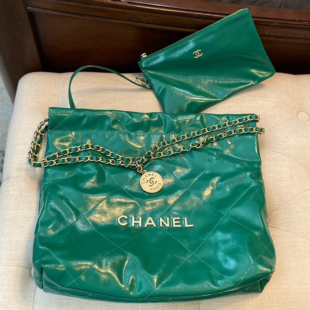 CC 22 leather bag w/ pouch